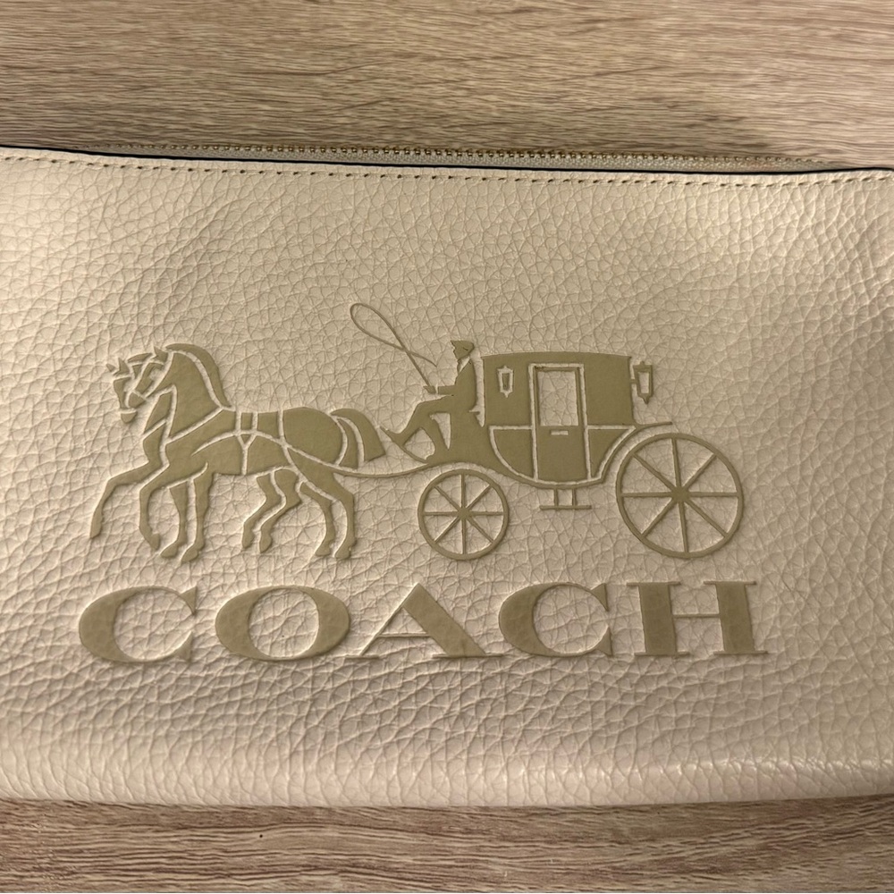 Vintage Coach Vanilla Cream Leather Zip Wristlet